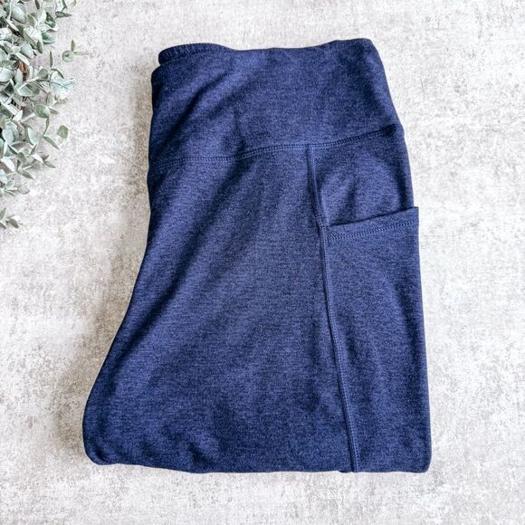 Gaiam Navy Blue Pocket Cropped Legging Size XL - Picture 1 of 8